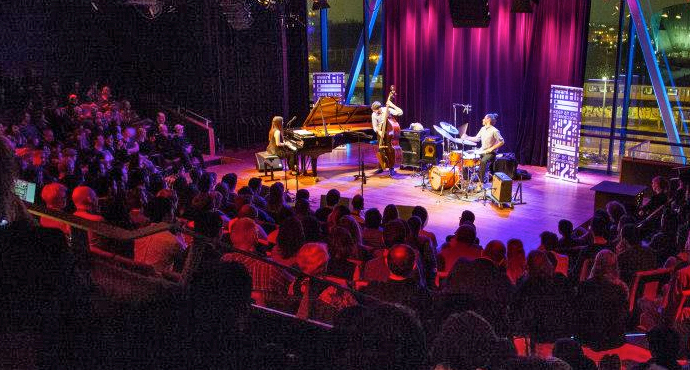 Beelden zeggen meer dan ... In 2015 al weer een overvol BIMHUIS