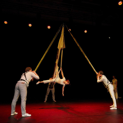 TENT - BACK TO BASE <small><em>Circus van nu</em></small>     
